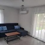 R&r Vendeghaz *