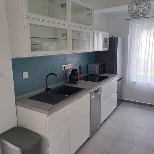 R&r Vendeghaz Holiday home *