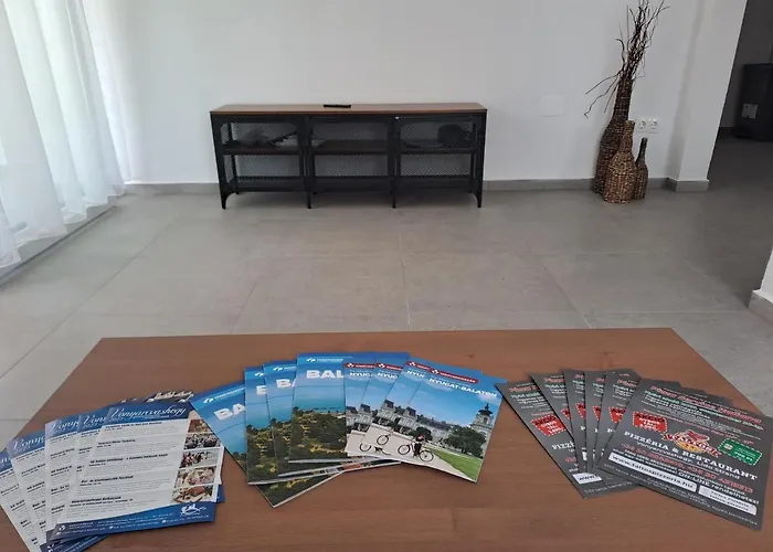 R&r Vendeghaz Holiday home Vonyarcvashegy